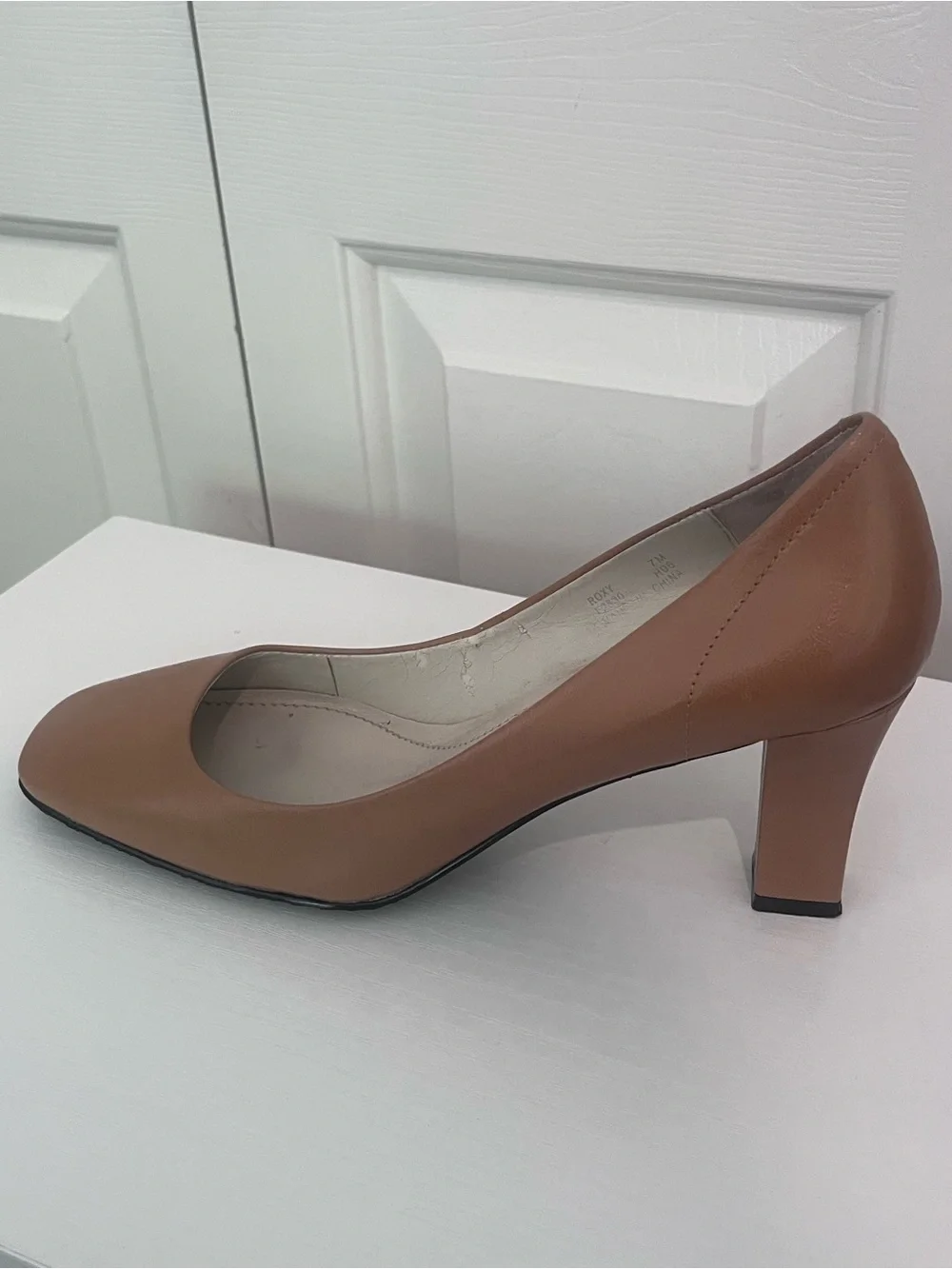 Calvin Klein Women’s Roxy Tan Block Heel Pumps Size 7M
